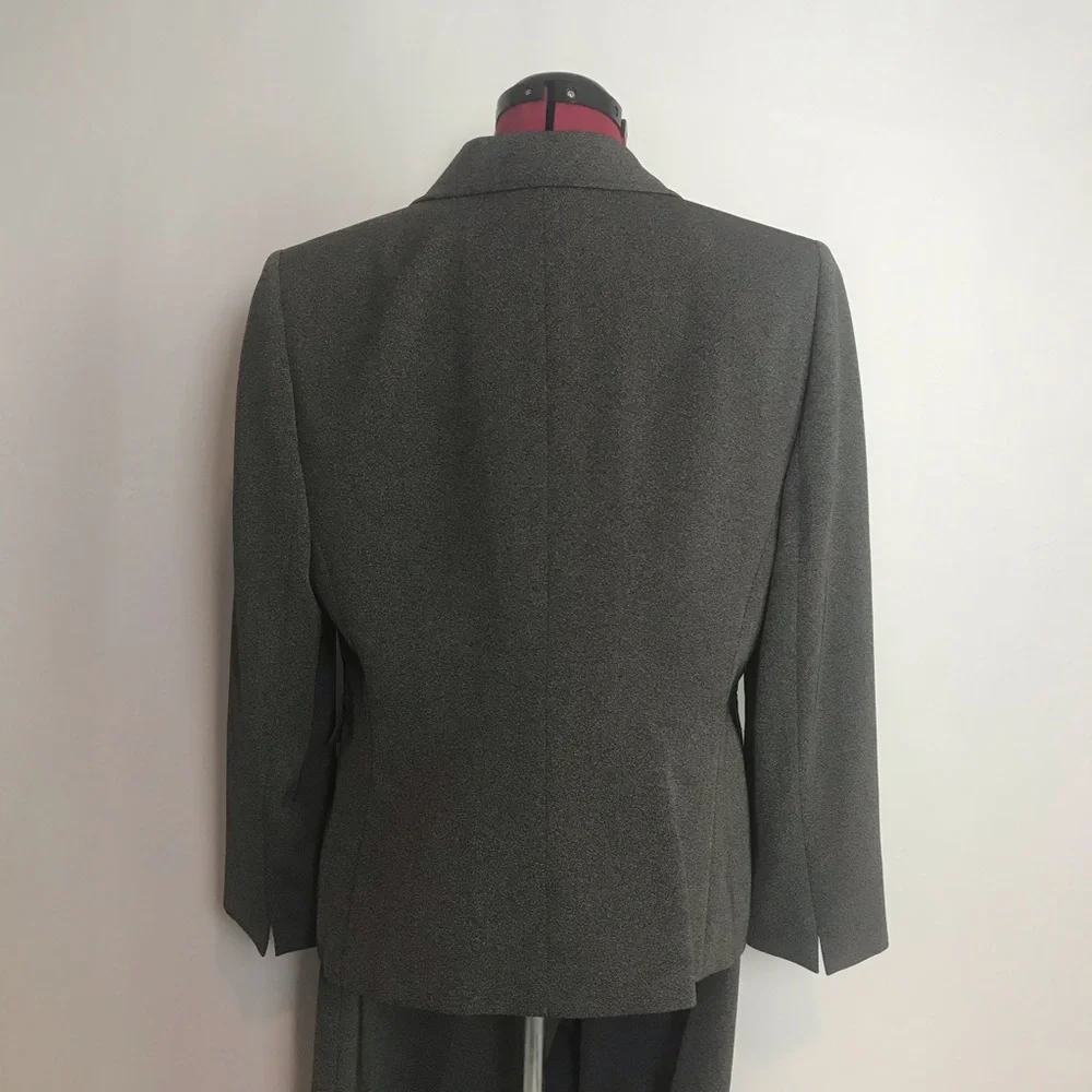 Tahari ASL Pantsuit Women's Petite Size 12P Grey 2-Piece Set Blazer & Pant - Picture 5 of 12